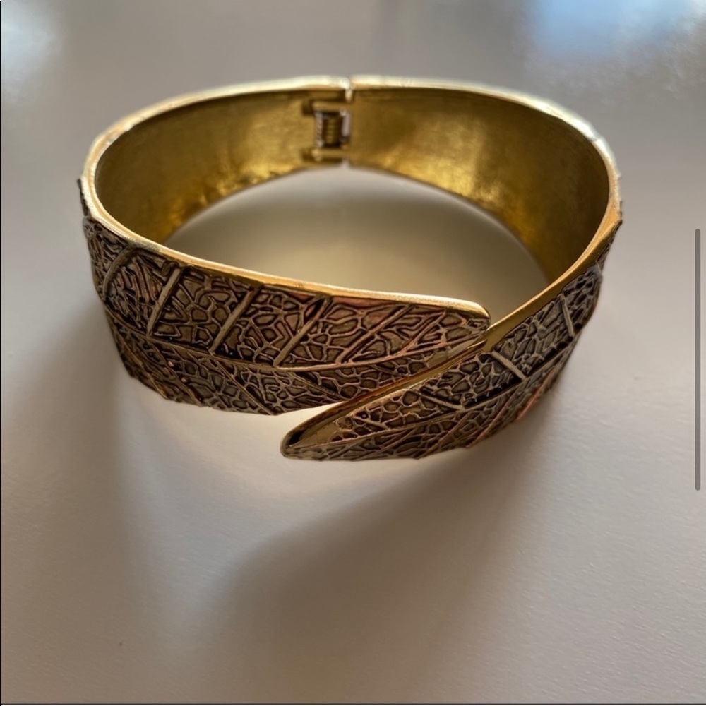 Embracing Leaves Hinged Cuff Bangle in Gold Tone - Picture 6 of 12